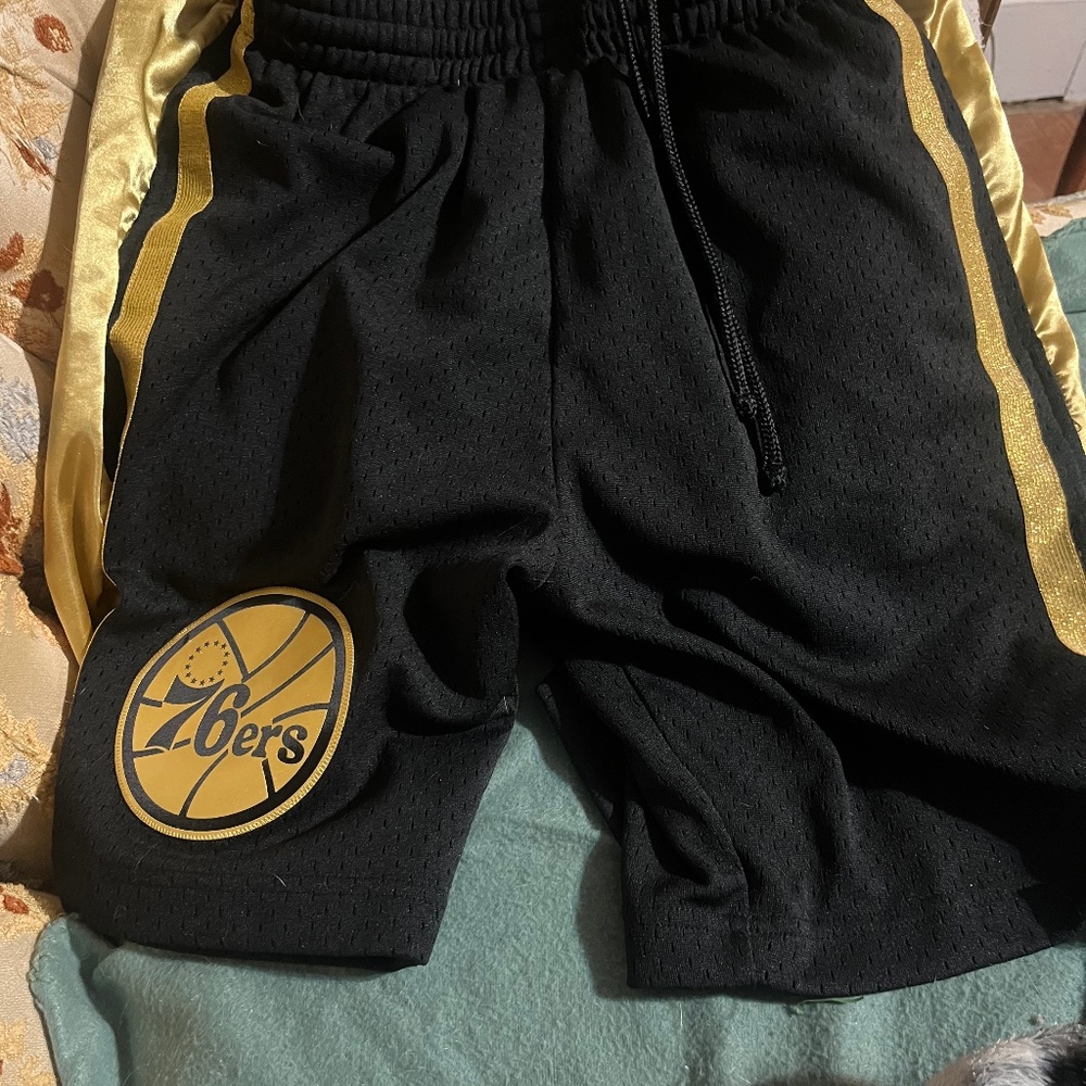 76ers black and gold shorts